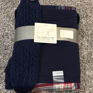 Liz Claiborne Women's Navy and Plaid Pajama Set